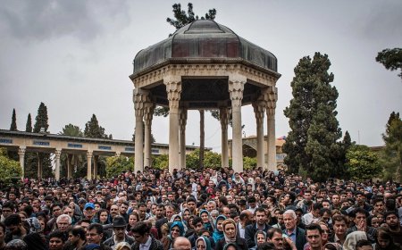 استقبال ۵۰ هزار نفری از برنامه تحویل سال در حافظیه، تخت جمشید و پاسارگاد