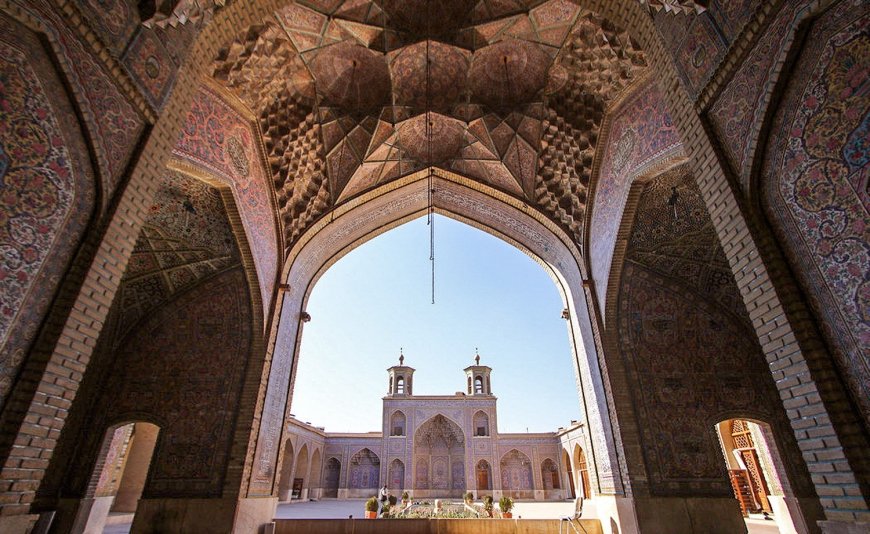 یک مسئول در استانداری: گردشگری رمضان در مساجد تاریخی فارس مورد توجه قرار گیرد