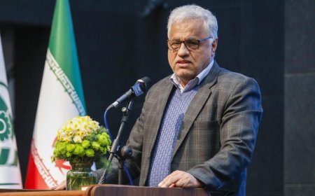 معاون  عمرانی استانداری فارس خبر داد: با تسهیلات بانکی و آورده  متقاضیان تا پایان سال ۳۰ هزار واحد مسکونی تحویل مردم می‌شود