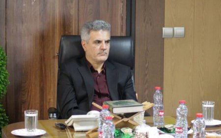 فرماندار شیراز: معلم گرفتار معیشت نمی‌تواند آینده‌ساز باشد