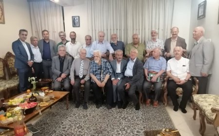 یاران یک شنبه به یادمان جاودانگی استاد صادق همایونی  نشستند