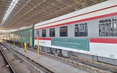 قطار گردشگری مثلث طلایی به ایستگاه شیراز رسید