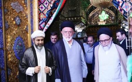 حضور وزیر اطلاعات در حرم سیدعلاءالدین حسین(ع) شیراز