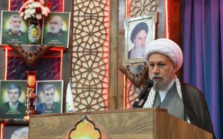 امام جمعه شیراز: تمام فرامین رهبری اجرایی شوند / ضرورت اجرای برنامه هفتم توسعه در تمام ابعاد