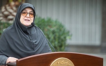 مهاجرانی: برخلاف تصور دشمن، زندگی در ایران در جریان است.
