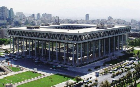 واکنش روزنامه جمهوری اسلامی به اظهارات وحید جلیلی: آغل در ذهن شماست، ایران حرم است
