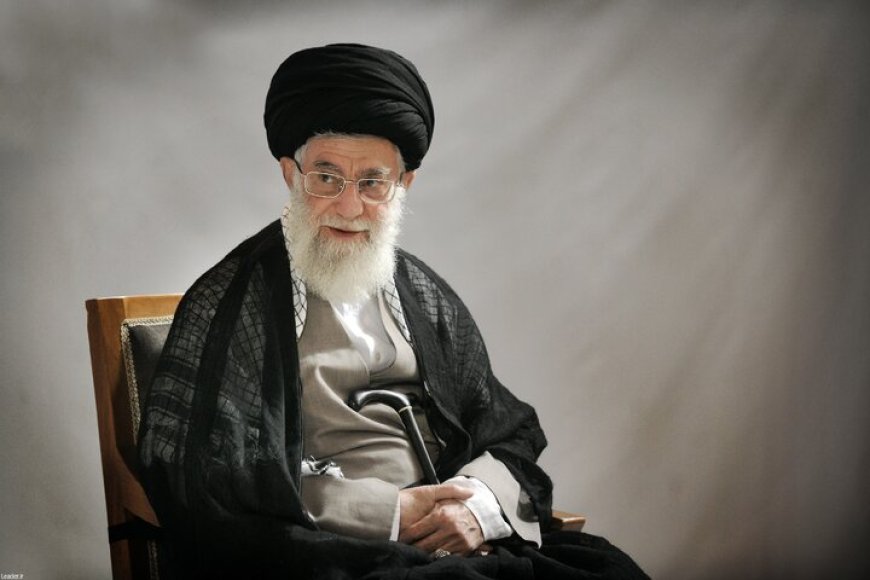 موافقت رهبر انقلاب با عفو و تخفیف مجازات جمعی از محکومان