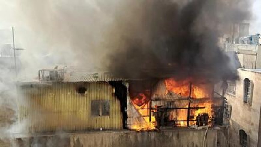 آتش‌سوزی انبار کاغذ ظهیرالاسلام مصدوم و تلفات جانی نداشت