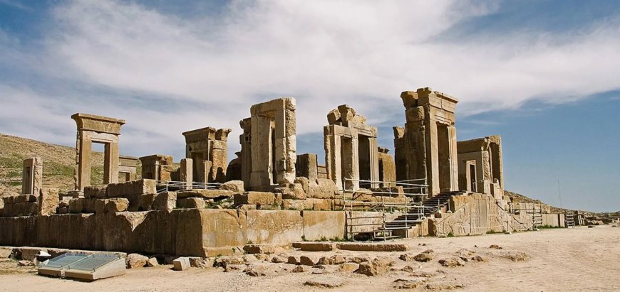 صدای جنگ، سکوت گردشگری