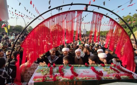 تشییع باشکوه پیکر شهید تجاوز نظامی رژیم صهیونیستی در صفی آباد دزفول