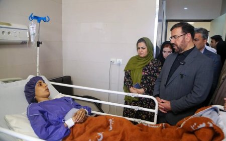 استاندار فارس: با مقصران حادثه واژگونی اتوبوس برخورد می‌شود
