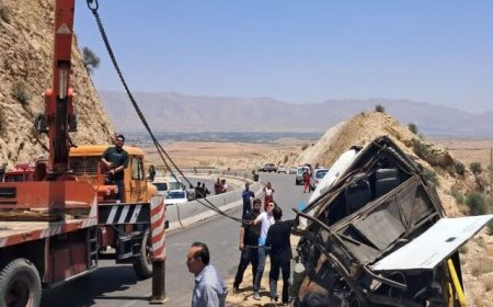 ۷ نفر از مصدومان حادثه واژگونی اتوبوس محور فیروزآباد ـ کوار هنوز بستری هستند