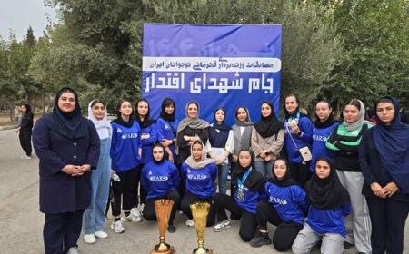 قهرمانی دختران وزنه‌بردار فارس در کشور