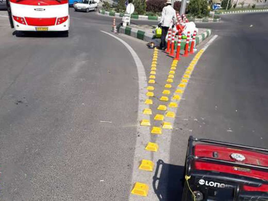 شهروند شیرازی: گل‌میخ‌های وسط خیابان، بلای جان خودروها شده‌اند