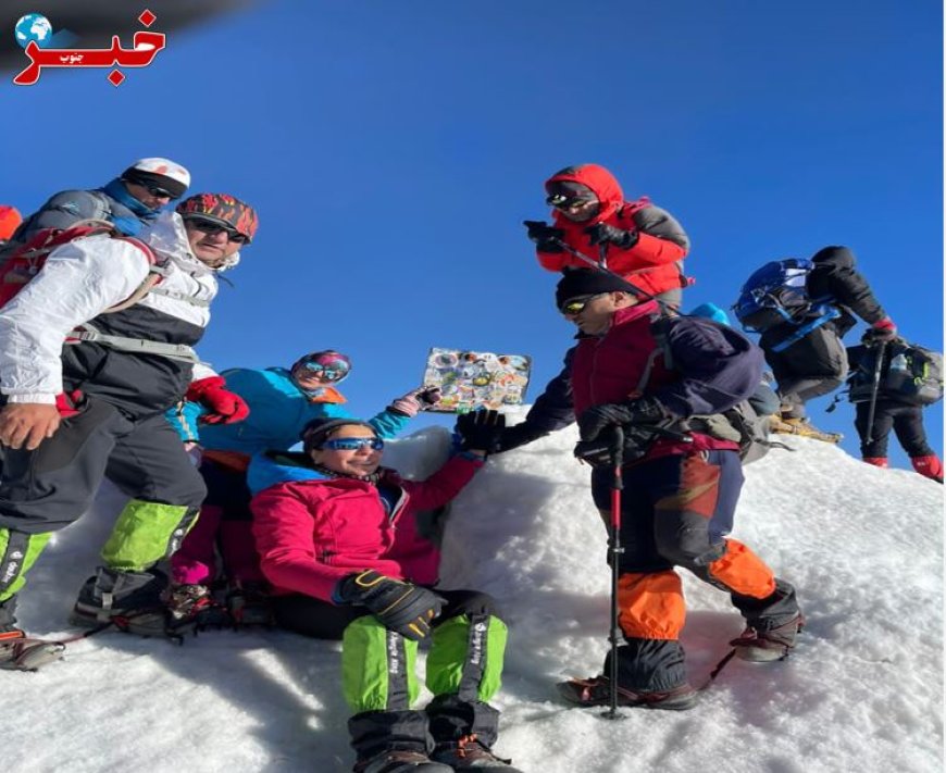 پرچم کوهنوردان آوان شیراز بر فراز آرارات