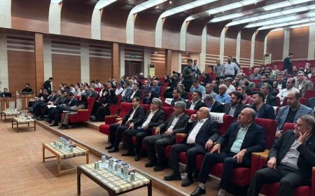 برگزاری همایش وفاق ملی و سرمایه‌گذاری برای تولید در ایذه