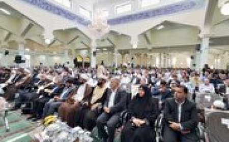 مولودی خوانی شیخ عبدالله منصوری در همایش وحدت وهمدلی در اوز