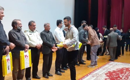 تجلیل از رتبه‌های برتر کنکور و پذیرفته شدگان دانشگاه فرهنگیان