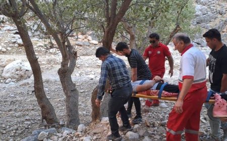 نجات گردشگر ۵۲ ساله پس از سقوط در ارتفاعات ماغر