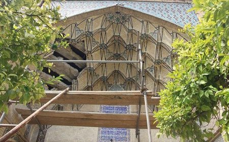 ریزش مقرنس‌های تاریخی در بنای قوامی حافظیه؛ زنگ خطری برای میراث شیراز
