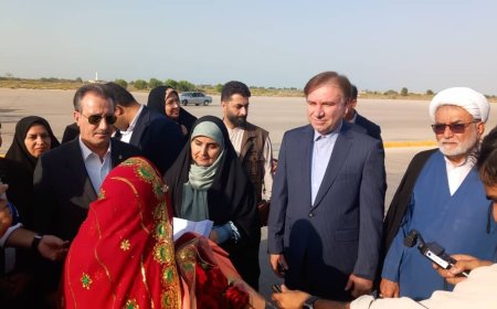 وزیر راه و شهرسازی وارد بوشهر شد