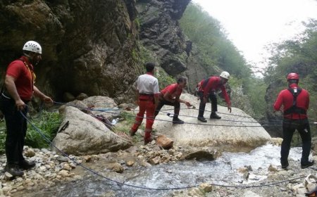 پایان عملیات ۴۰ ساعته نجات در کوهستان سرتنگ؛ جسد کوهنورد پیدا شد