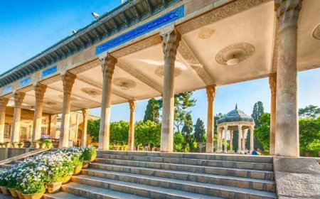 بازدید آرامگاه حافظ در روز ۲۰ مهر رایگان شد