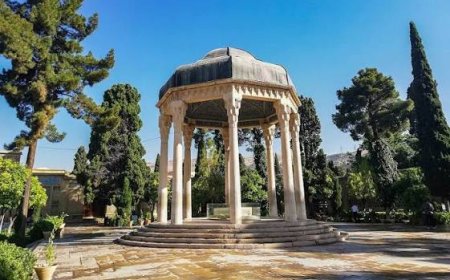 ملیکا قهرمانی؛ پژوهش‌گر و فعال فرهنگی:  حضرت حافظ شعر نمی‌گوید بلکه فریاد می‌زند