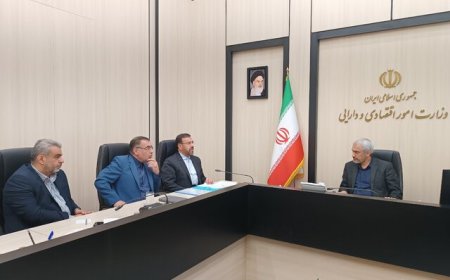 استاندار فارس خواستار تفویض اختیارات بیشتر مالی و سرمایه‌گذاری به استان شد