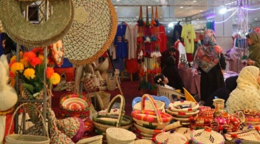 بازدید رئیس‌جمهور از نمایشگاه هنر و توانمندی‌های ساحل‌نشینان هرمزگان