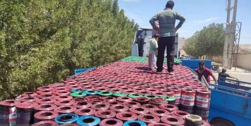 توزیع ایزوگام برای مقاوم‌سازی منازل نیازمندان شهرستان دیر