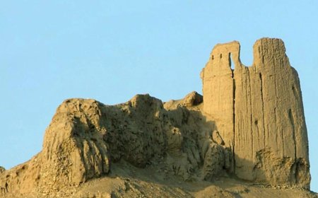 قلعه تاریخی «بی‌بی مینو» میناب در خطر فرسایش؛ میراثی که چشم‌به‌راه مرمت است