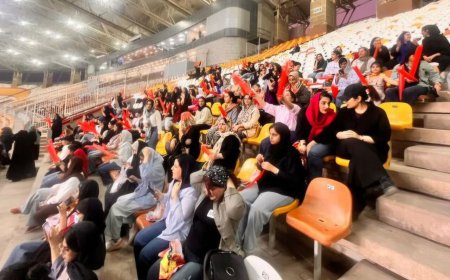 نخستین حضور بانوان در ورزشگاه اختصاصی فولاد خوزستان رقم خورد