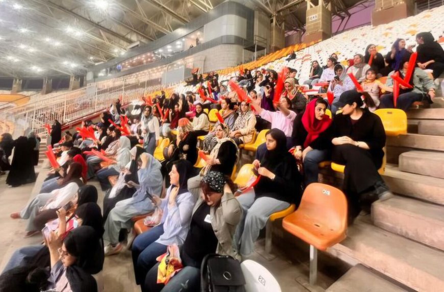 نخستین حضور بانوان در ورزشگاه اختصاصی فولاد خوزستان رقم خورد