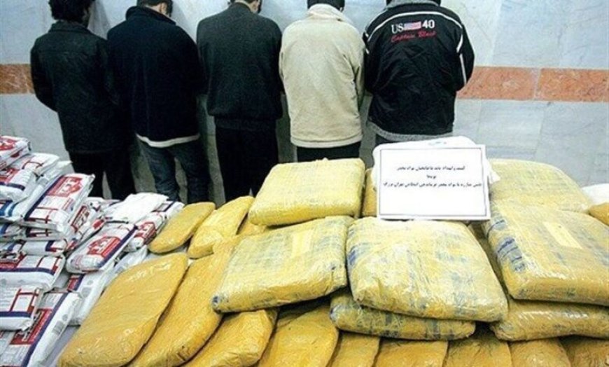 کشف ۷۶۲ کیلو تریاک و حشیش از یک خودرو سواری در نی‌ریز