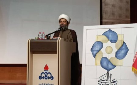 امام جمعه مهر: قرار دادن زنان به عنوان محور اجتماعی به ارتقای فرهنگ در جامعه کمک می‌کند