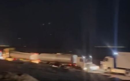 تانکر حامل قیر در حوالی گری‌شیخ بندرخمیر واژگون شد