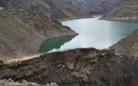 آبگیری کامل سازه آبخیزداری نازدشت رودان پس از بارندگی‌های اخیر + فیلم