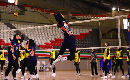 اولین تجربه والیبال بانوان شیراز در لیگ برتر مقابل ملوان تهران