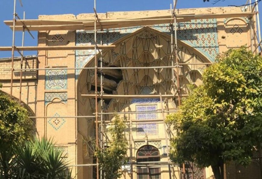آغاز مرمت مقرنس‌کاری بنای قوامی حافظیه شیراز