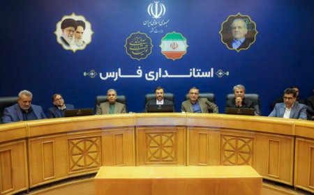 استاندار فارس: تمام ظرفیت‌های استانی برای رفع دغدغه‌های بازاریان به کار گرفته شده است