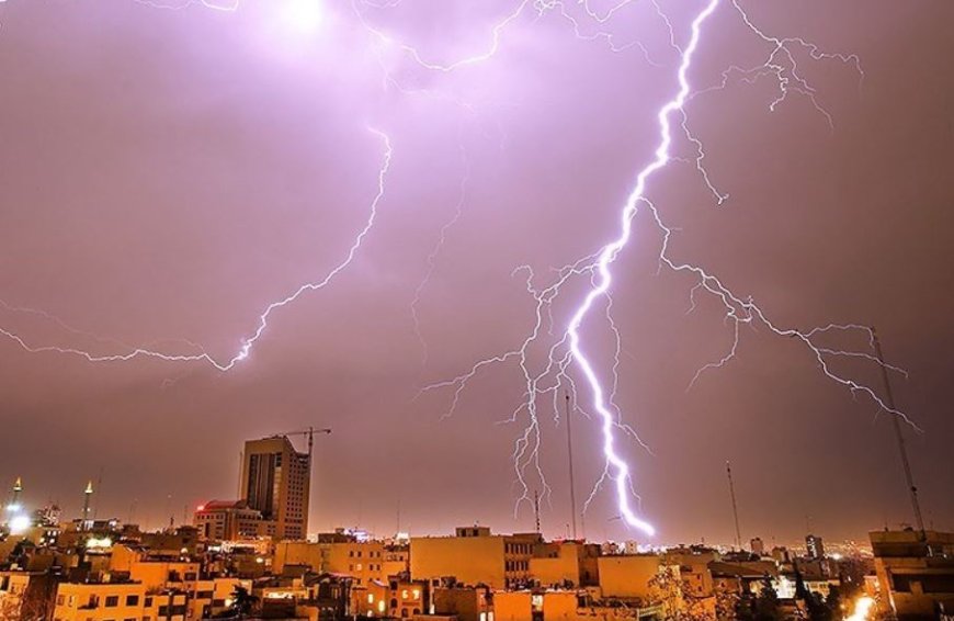 باران، رعدوبرق و گردوخاک در راه خوزستان