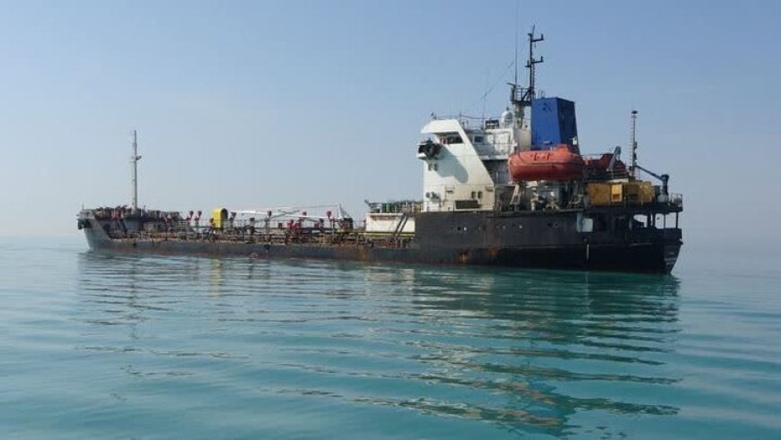 توقیف یک فروند شناور حامل سوخت قاچاق در آب‌های ساحلی بندرماهشهر
