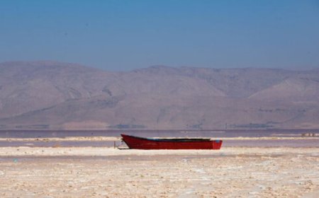 خالی شدن بیش از ۱۰ متر زیربستر تالاب‌های فارس از آب
