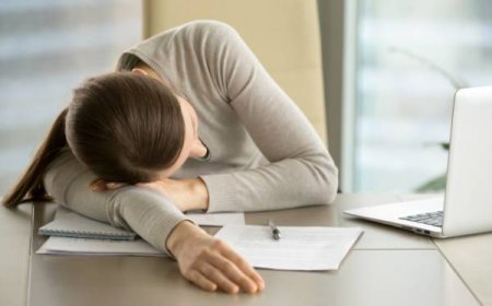 فواید یک چرت کوتاه در بعدازظهر برای مغز شما