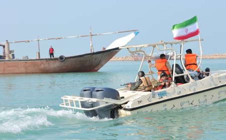 توقیف محموله بزرگ کالای ممنوعه در آبهای بندرجاسک