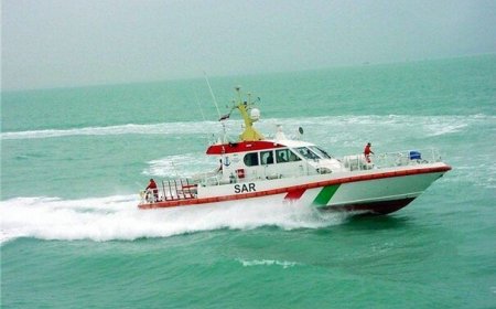 نجات ۲ لنج باری از غرق‌شدگی در آب‌های بوشهر