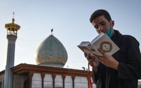 ضیافت نور در شاهچراغ(ع)؛ از جزءخوانی ملی تا سفره‌های افطاری ساده