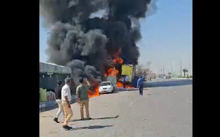 انحراف تریلر حامل مواد شیمیایی در بندرعباس: آتش‌سوزی گسترده و خسارات مالی
