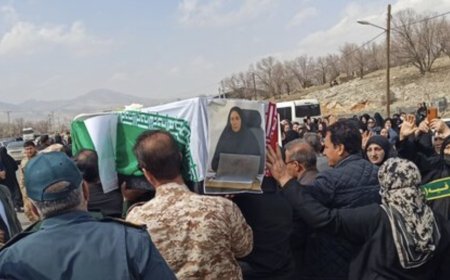 برگزاری مراسم تشییع شهیده پوران قلی پور مدیر مدرسه میناب در یاسوج
